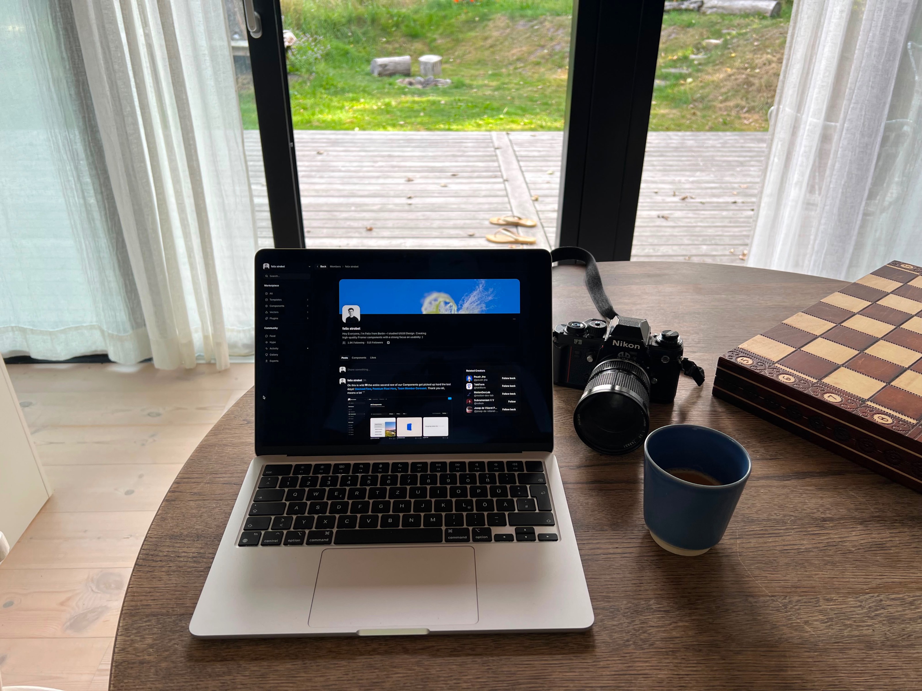 Workation in denmark 🇩🇰starting the day late, building in framer ☕ some analog photography in the lunch break and back to client projects in the afternoonbest kind of workday. enjoy yours!