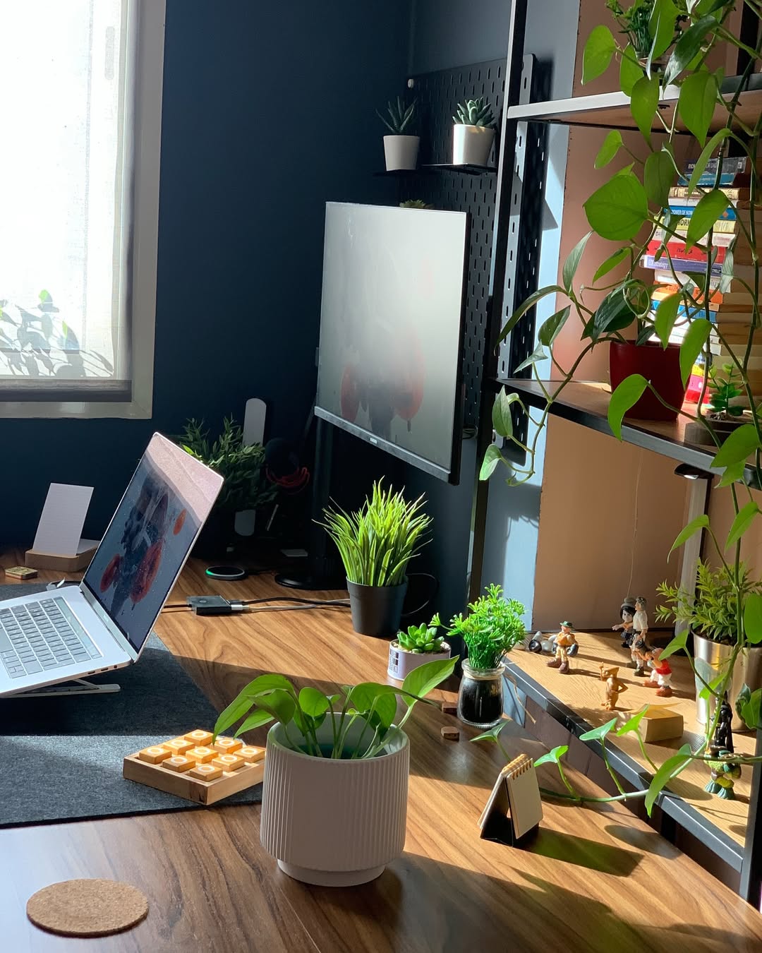 Where all the magic happens ✨This is where messy ideas turn into polished Framer websites, one frame and one coffee at a time ☕Workspace lovers, what is the one thing on your desk you cannot work without?Show me your setup 👇#DeskSetup #WorkspaceSetup #Framer